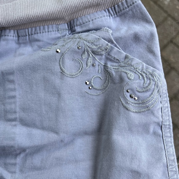 Women’s Gloria Vanderbilt gray shorts with embellishments - Picture 3 of 4